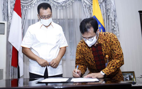 Pos Indomesia Serahkan Bantuan Peduli Lombok