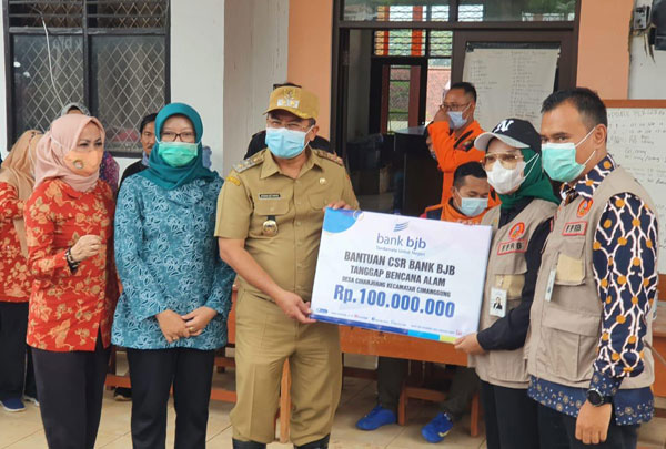 Cimanggung Berkabung, Uluran Tangan bank bjb Bantu Korban Longsor Sumedang