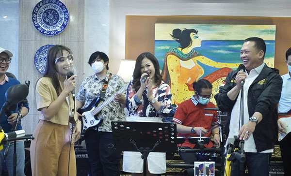 Lewat Give Away Bamsoet Sosialisasi 4 Pilar MPR RI Putaran Ke-18