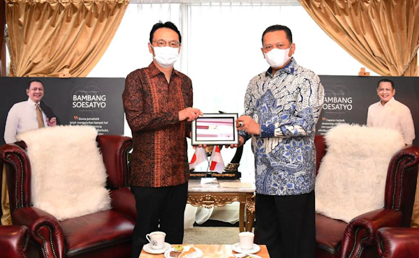Terima Dubes Jepang, Bamsoet Dorong  Kendaraan Listrik di Indonesia