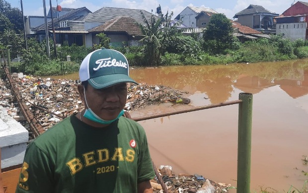 Bupati Terpilih Tinjau Lokasi Banjir, Usulkan Jembatan Sungai Cikeruh Ditinggikan