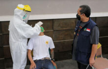 Cegah Penyebaran Covid-19, Pengunjung Bonbin di Rapid Test Antigen