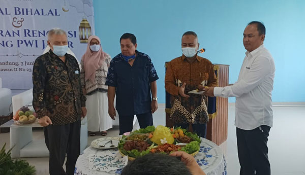 Ketum PWI Hadiri Halal BIhalal dan Syukuran Renovasi Gedung PWI Jabar