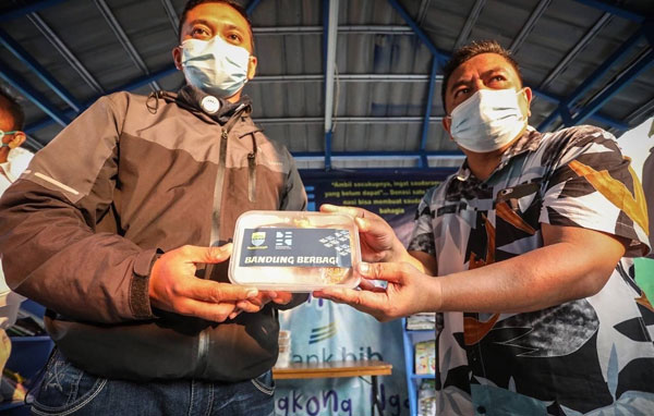 Oded Donasikan Rp. 50 Juta Pendapatannya Bagi Warga Terdampak Covid-19