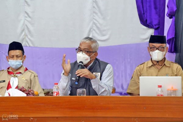 Regulasi menjadikan Permasalahan Dalam Pelaksanaan Sekolah Terbuka