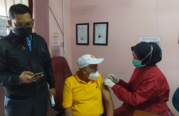 Pemkot Cimahi Laksanakan Vaksiansi Booster, Para Lansia Antusias