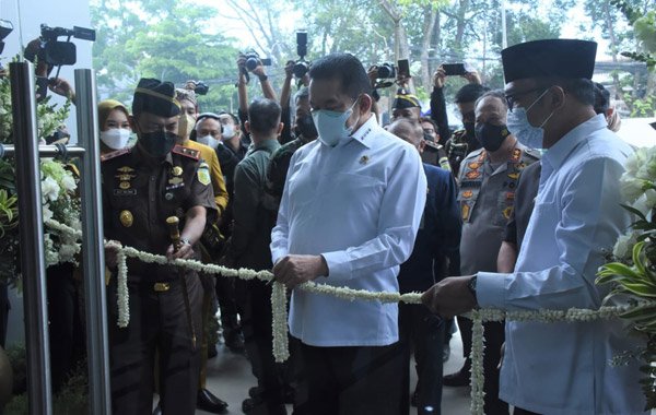 Jaksa Agung RI : Gedung Baru, Harus Pacu Kinerja Kejati Jabar.