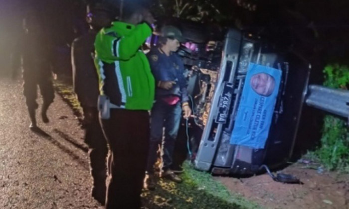 Akibat Rem Blong Mobil Travel Terguling, 14 Luka Luka 1 Meninggal Dunia