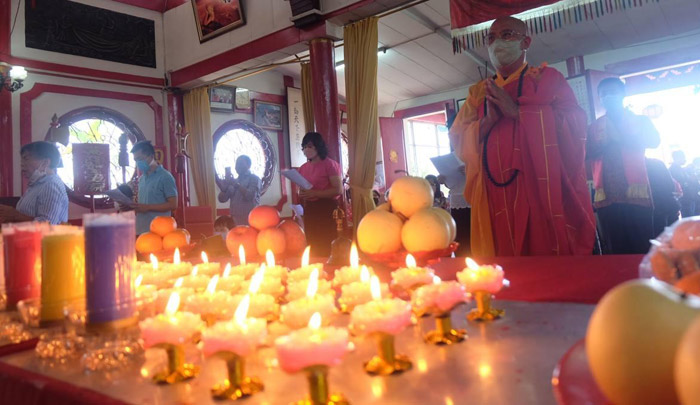 Kondusif, Umat Buddha Kota Bandung Rayakan Waisak