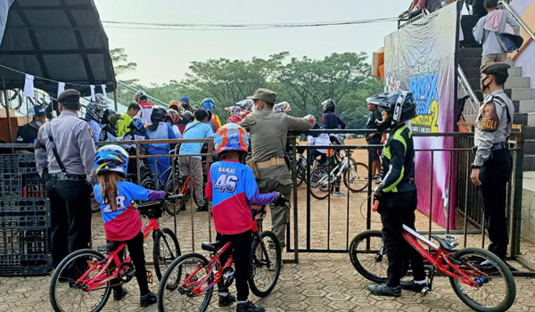 Polres Ciamis Pengamanan Event iDeR BMX Cross Bupati Cup 2