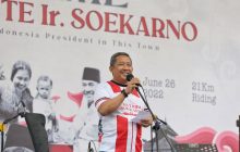 500 Pesepeda Tapak Tilas Perjuangan Soekarno di Kota Bandung