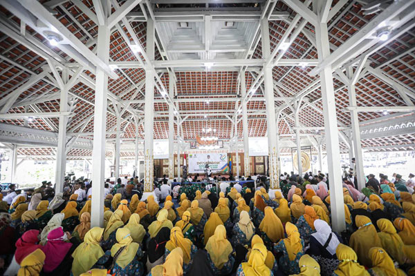 Ratusan Orang Untai Doa Bersama untuk Kota Bandung