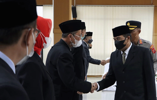 Ngatiyana Lantik Sejumlah Pimpinan Tinggi Pratama di Lingkungan Pemkot Cimahi