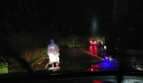 Polsek Kadipaten, Evakuasi Pohon Tumbang di Tanjakan Gentong 