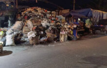 Tumpukan Sampah Hiasi Wajah Kota Bandung