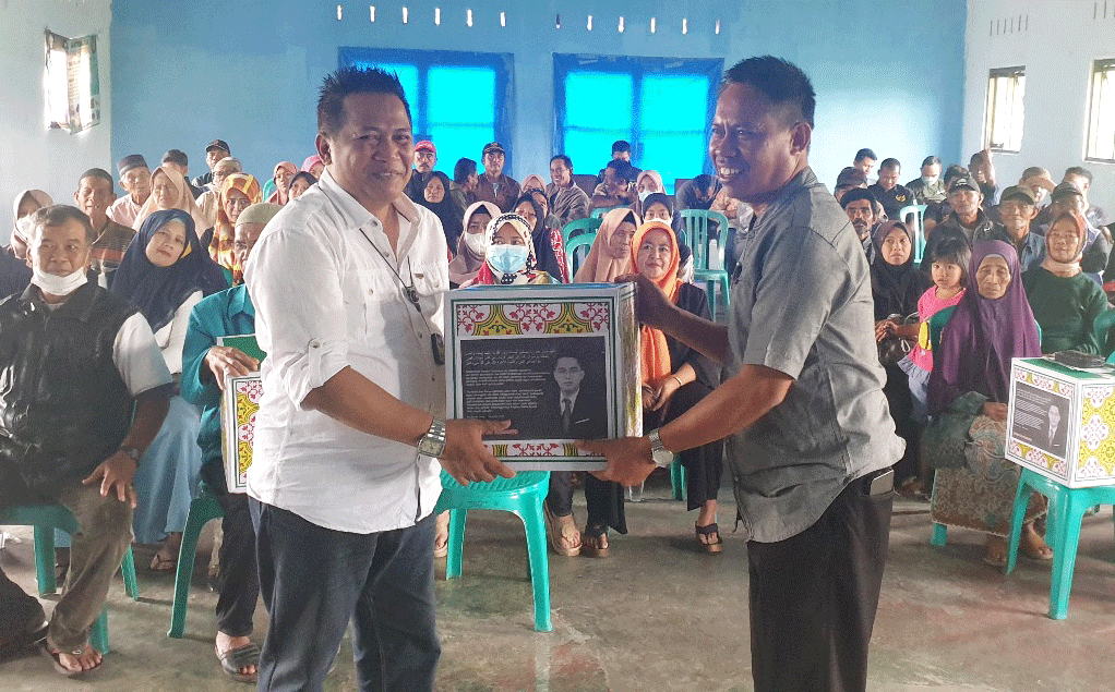 Dadan Tri Yudianto Berikan Bantuan Sembako Lansia Kota Tasikmalaya