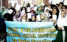 PWI Santuni 150 Anak Yatim- Yatim Piatu, di Pesnantren Hidayatul Hikmah
