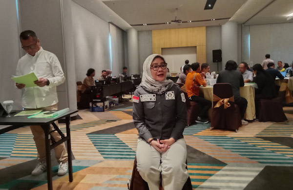 Indiriani Komisi lV DPRD Karawang, Akan Dorong Bidan PTT Diangkat PPPK