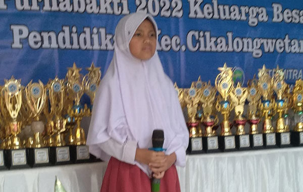 Widia Herlina, Penyanyi Cilik Viral Di Tik Tok, Harumkan Cikalong Wetan Bandung Barat