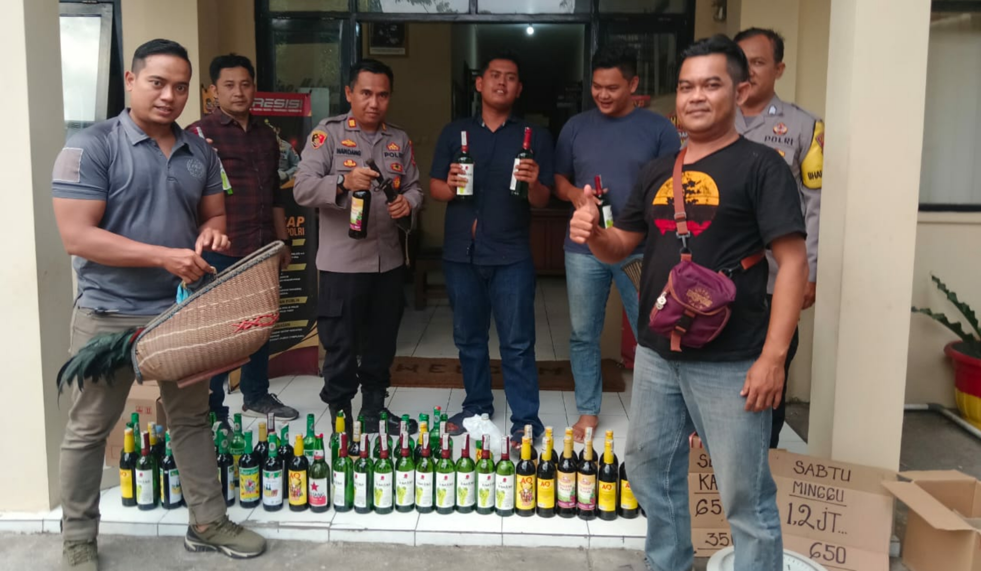 Polsek Cibeureum, Lakukan Penggerebekan Arena Sabung Ayam