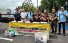 Kejari Kota Tasikmalaya, Musnahkan  Barang Bukti dan Barang Rampasan 