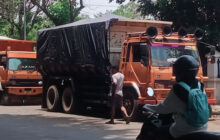 Masyarakat Keluhkan Lalu Lintas Truk di Jam Sibuk, Padahal Sudah Ada Perbub