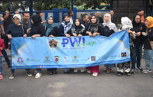 Pokja PWI Kota Bandung Gelar Baksos,  Bagikan Takzil Gratis