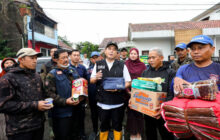 Tinjau Lokasi Banjir dan Longsor, Wakil Wali Kota Bandung: Pemkot akan Hadir Memberikan Solusi