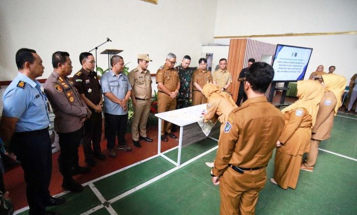 Elton Agus Marjan Sambut Positif Penandatanganan Pakta Integritas SPMB 2025 Para Kepala Sekolah Negeri