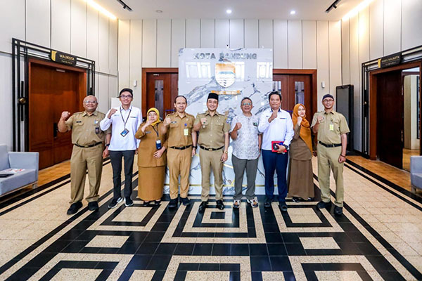 Pemkot Bandung dan PT Adhi Karya Bahas Wacana Pengelolaan Sampah di Gedebage