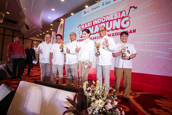 Pemkot Bandung Raih Financial Literacy Award 2025 dari OJK