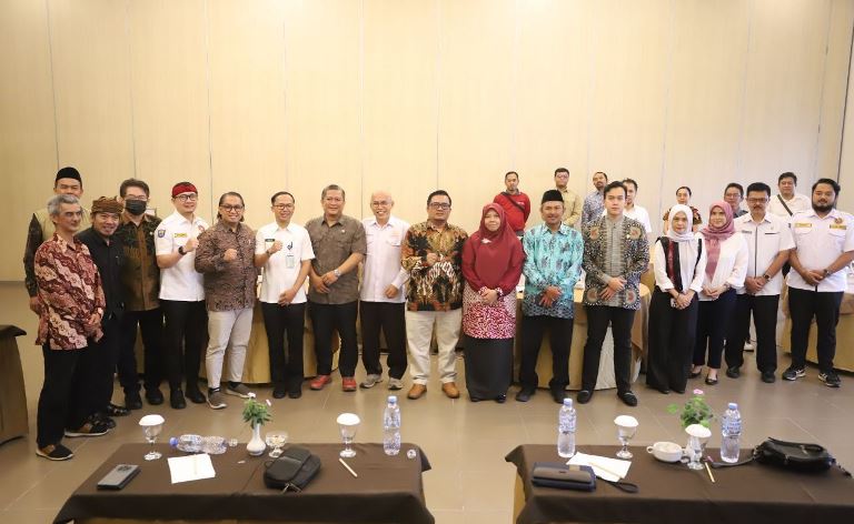 Elton Agus Marjan: FGD Raperda Penyelenggaraan Toleransi Kehidupan Bermasyarakat Diharapkan Bisa Berikan Masukan Berharga Untuk Melengkapi Raperda Sebelum Disahkan