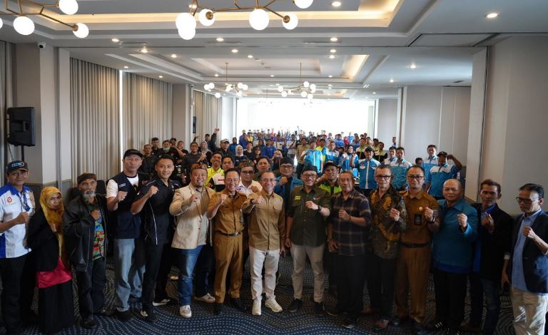 Kang Asmul Apresiasi Tinggi Soliditas Serikat Buruh dan Pekerja Kota Bandung yang Tetap Berkomitmen Menjaga Kondusifitas Dunia Kerja