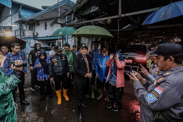 Erwin Minta Pengusaha Kayu di Jalan Terusan Suryani tak Rugikan Kepentingan Publik