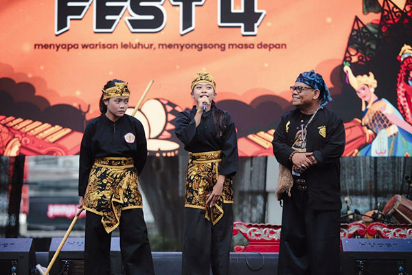 Dari Reak, Benjang hingga Kolaborasi , Semarak Kreativitas di Sasihung Fest 4