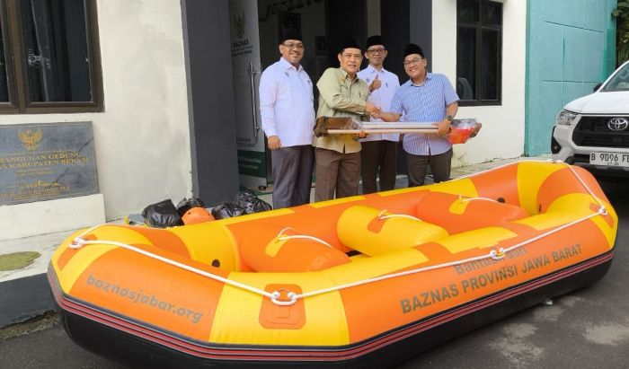 Perkuat Respons Banjir, BAZNAS Kabupaten Bekasi Dapat Dukungan Sarana Evakuasi dari BAZNAS Jabar