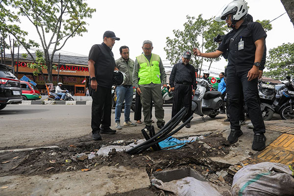 Tinjau Perapihan Bekas Galian IPT, Wali Kota Bandung: Pastikan Tuntas Hari Ini