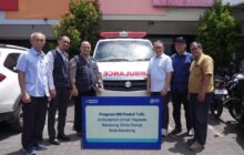 Yayasan Bandung Cinta Damai Terima Ambulans dari BRI untuk Perkuat Layanan Sosial Kesehatan