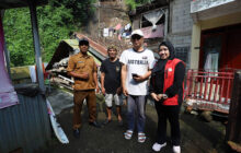 Komisi III DPRD Kota Bandung Meninjau Lokasi Terdampak Bencana longsor Di Cikendi