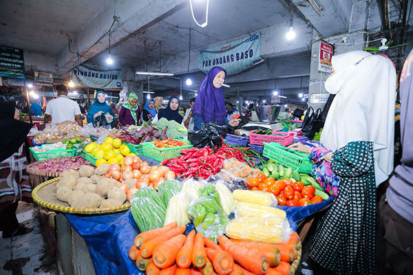 Harga Plastik Melonjak 4 Kali Lipat, Farhan Ajak Warga Ubah Kebiasaan Belanja