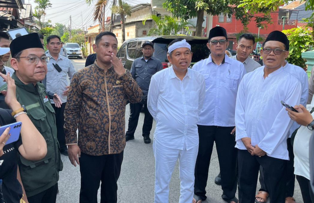 BAZNAS Jabar Dampingi Gubernur Salurkan Santunan Korban Kecelakaan KRL–KA Argo Bromo di Bekasi
