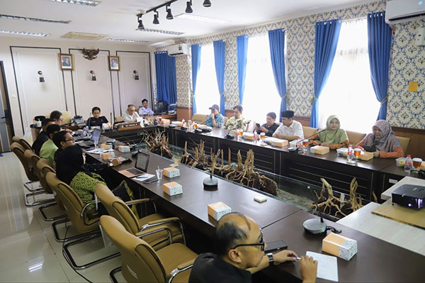 DPRD Kota Bandung Menggelar Rapat Bersama Bapemperda Guna Menyusun Naskah Bantuan Hukum Bagi Masyarakat