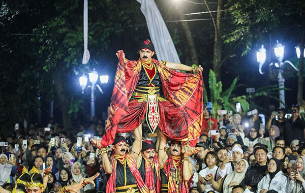 Kirab Milangkala Tatar Sunda, Nuansa Budaya Semarakkan Bandung