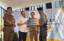 Kang Asmul Puji Program Umroh “Cau Asak” di Kelurahan Caringin