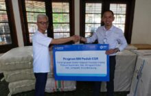 BRI Salurkan Bantuan Perlengkapan Ibadah Rp200 Juta untuk Warga Antapani