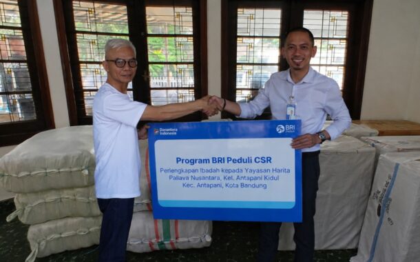BRI Salurkan Bantuan Perlengkapan Ibadah Rp200 Juta untuk Warga Antapani