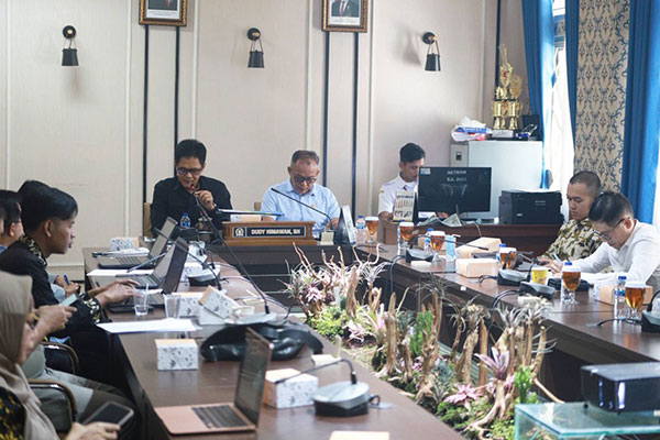 Bapemperda DPRD Kota Bandung Matangkan Materi Raperda Bantuan Hukum bagi Masyarakat Miskin