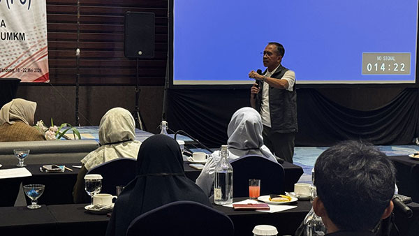 Kang Asmul Berbagi Kiat Produktivitas Usaha di Pelatihan UMKM Disnaker