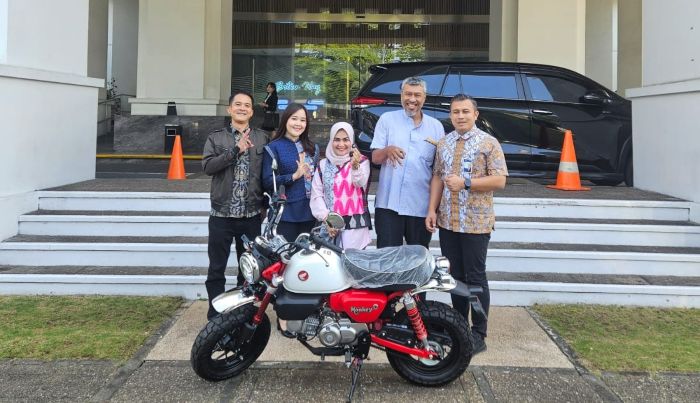 BRI Perkuat Digitalisasi Transaksi Merchant di Bandung Lewat Program Merchant Lucky Ride