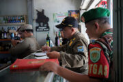 Gerak Cepat Respon Aduan Warga, Satpol PP Kota Bandung Segel Empat Kios Miras Ilegal